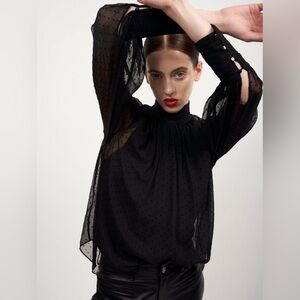 retail $ 325 sz S, Equipment Silk Lia long sleeve top